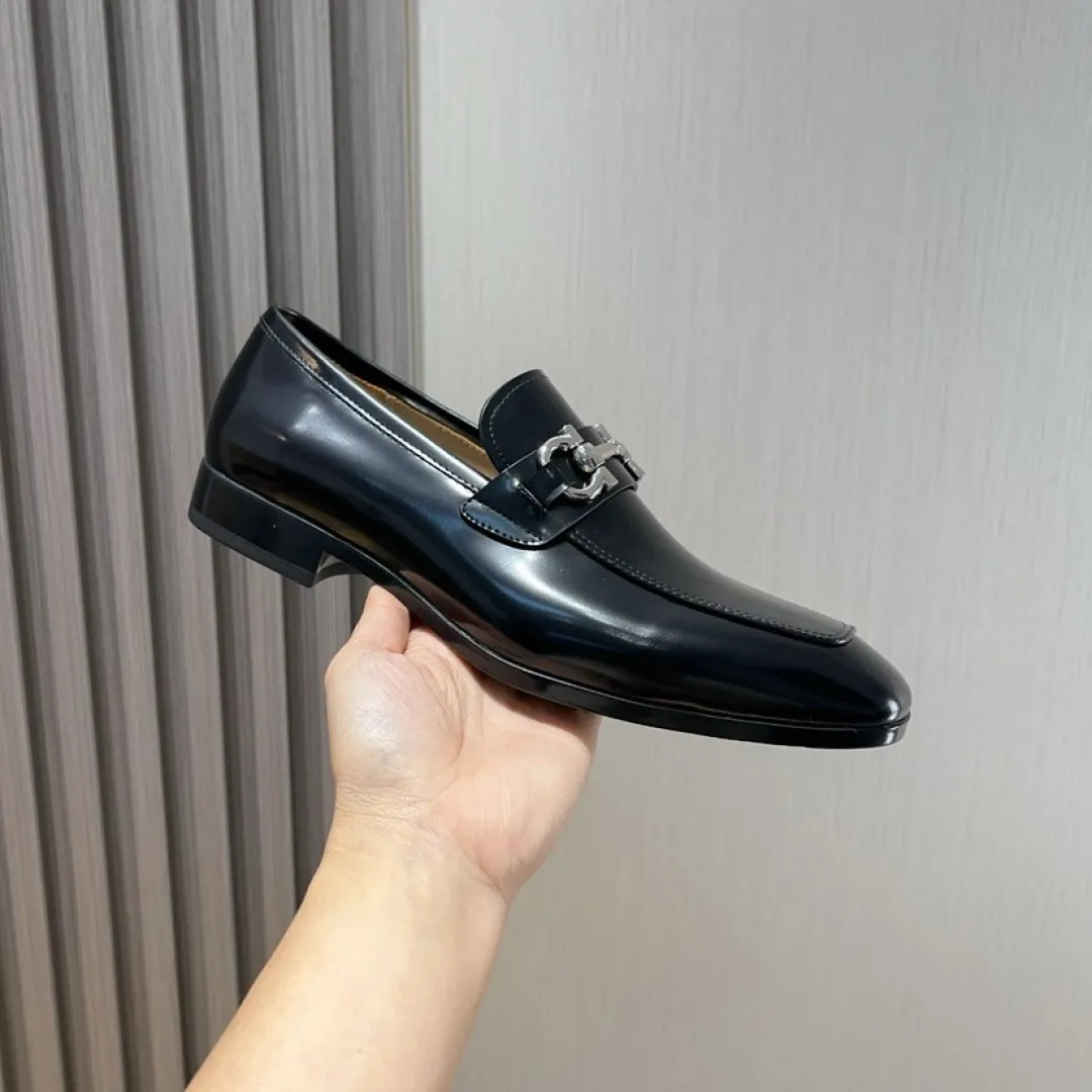 Men's Men's Shoes💰P640💰🔥《Ferragamo》👏Latest • High-end top brand luxury ~ purchasing agency, top quality ~. New fashionable business men's shoes🔜The uppers are made of original open-edge beaded cowhide➕cowhide·lining, with fine workmanship. The original stylish and soft combination wear-resistant and non-slip outsole is light and comfortable on the feet. The real thing looks better in real photos. Size: 38--44